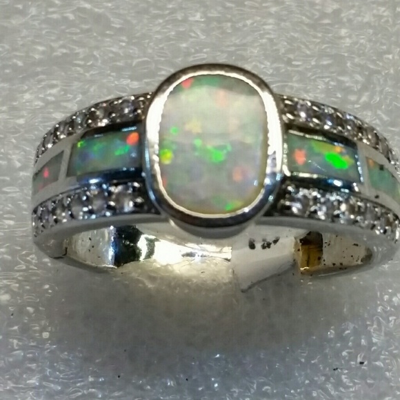 Jewelry - Opal and silver women's ring